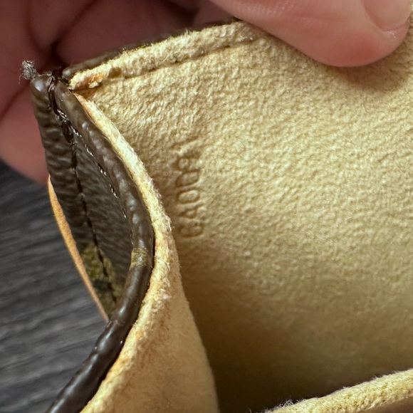 Louis Vuitton Monogram Twin Pochette preloved in pristine condition - Picture 5 of 9